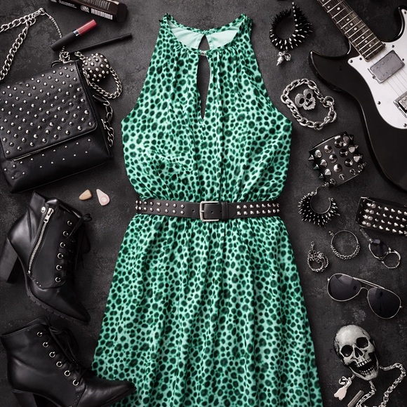 Jennifer Lopez Dresses & Skirts - Jennifer Lopez Green Leopard Print Halter Maxi Dress Size 16 Casual Feminine